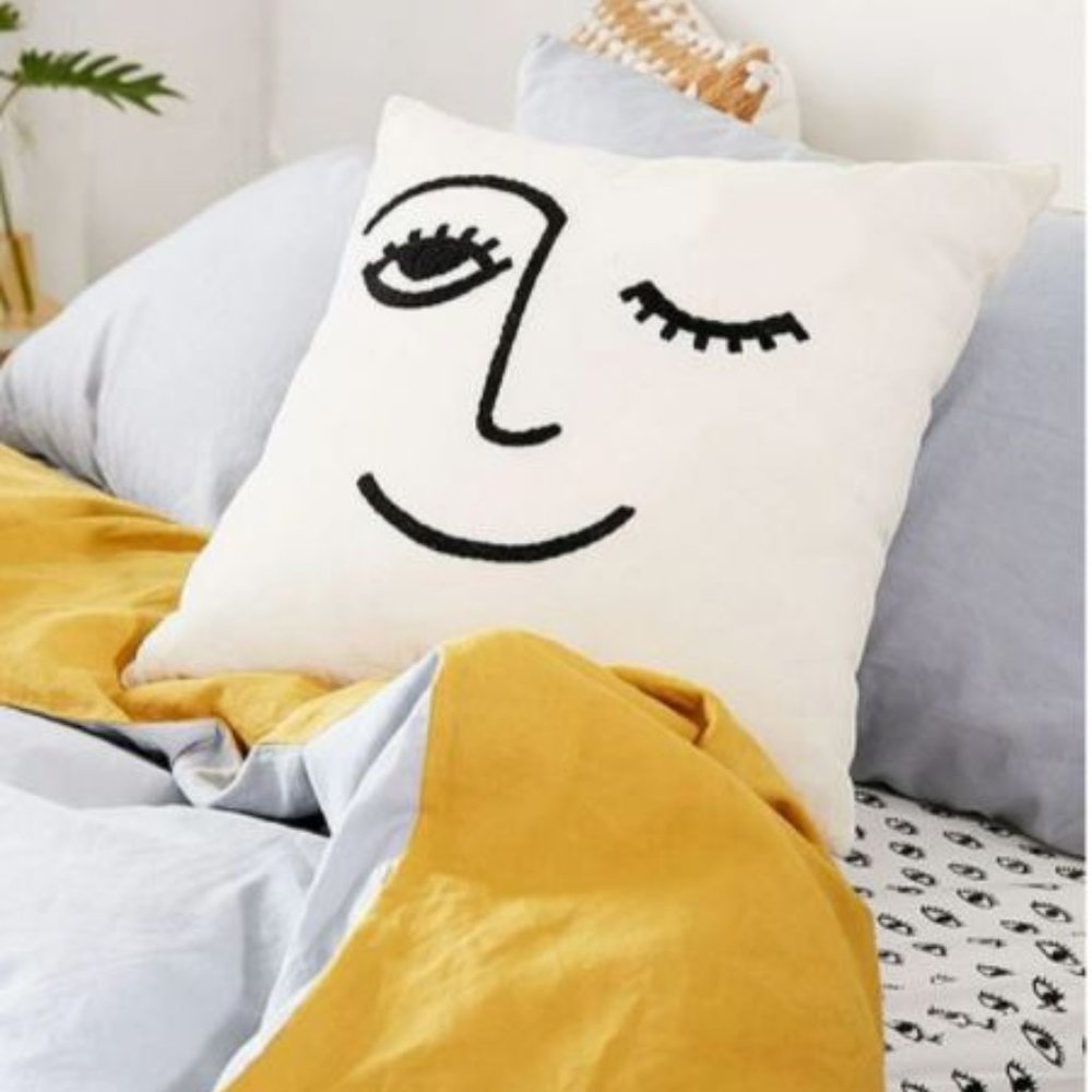 Abstract throw pillow - Picture 2 of 6
